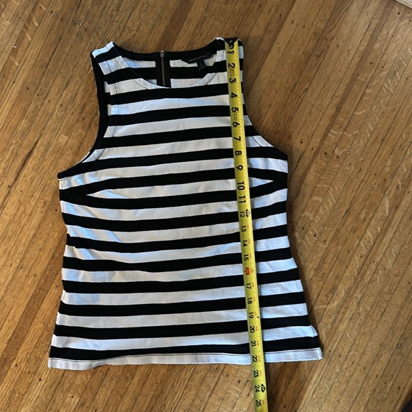 BANANA REPUBLIC Black and White Stripe Sleeveless Top - Picture 4 of 8